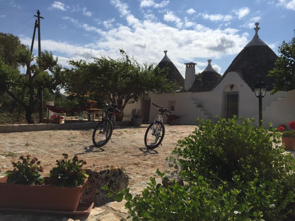 Chateaux Des Trulli San Michele Salentino Exterior photo