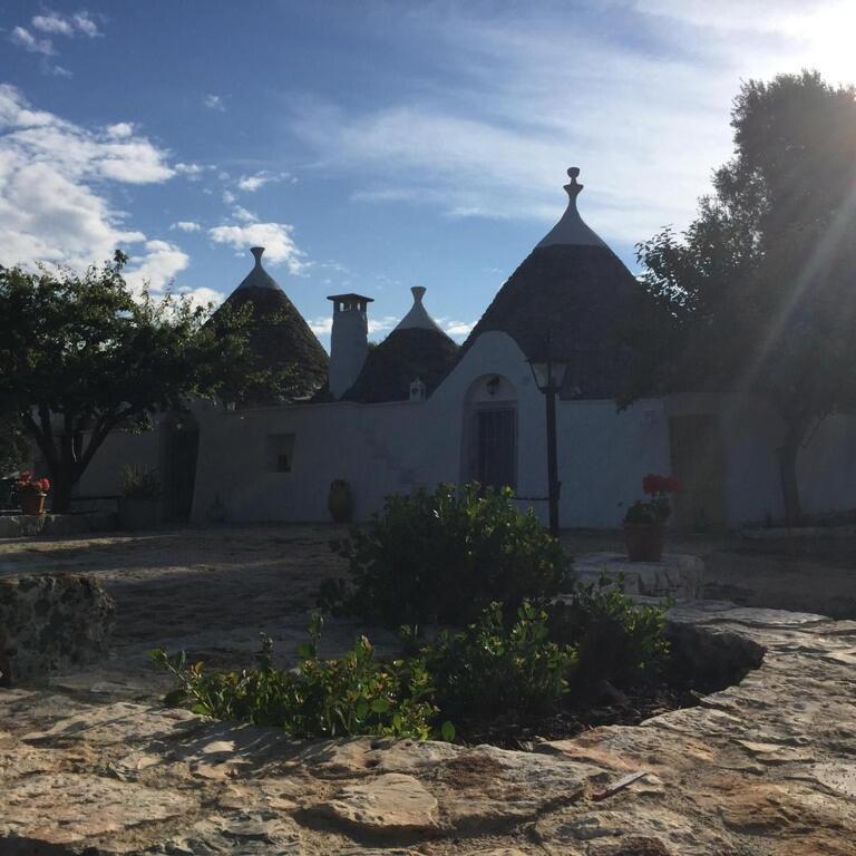 Chateaux Des Trulli San Michele Salentino Exterior photo
