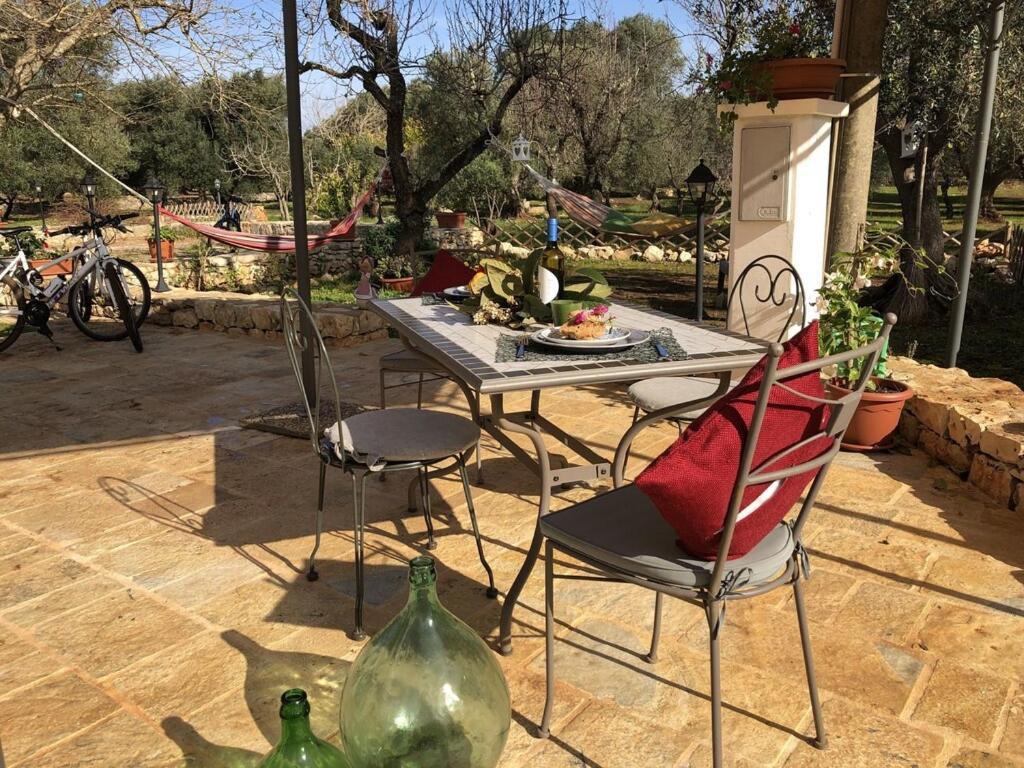 Chateaux Des Trulli San Michele Salentino Exterior photo