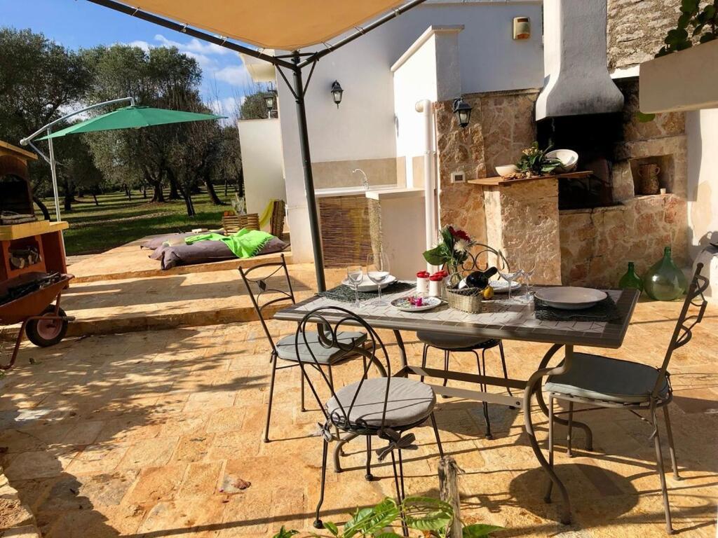 Chateaux Des Trulli San Michele Salentino Exterior photo